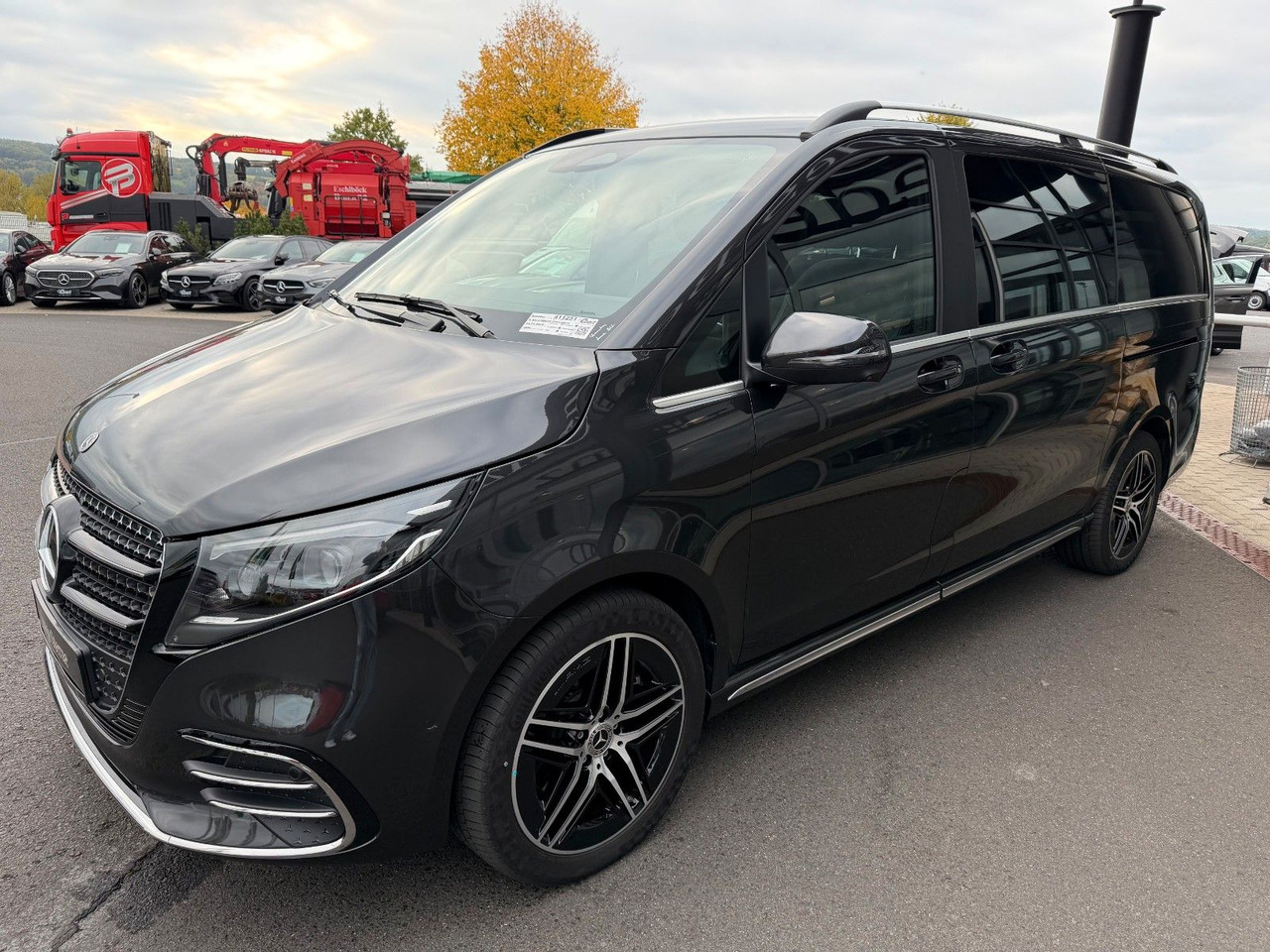 Mercedes-Benz V 300 d 4MATIC EXCLUSIVE AMG Panorama Standheiz - Passenger van: picture 3 Mercedes-Benz V 300 d 4MATIC EXCLUSIVE AMG Panorama Standheiz - Passenger van: picture 3