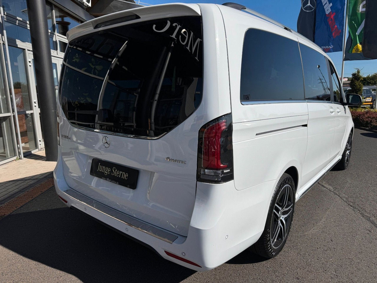 Mercedes-Benz V 300 d 4MATIC EXCLUSIVE AMG Tische AHK2,5to - Station wagon: picture 4 Mercedes-Benz V 300 d 4MATIC EXCLUSIVE AMG Tische AHK2,5to - Station wagon: picture 4