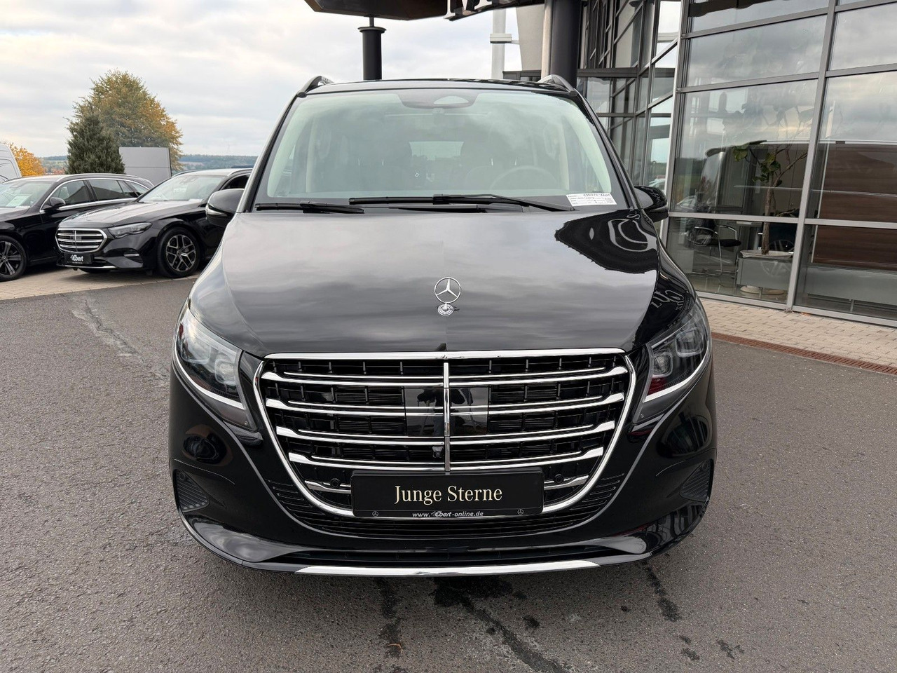 Mercedes-Benz V 300 d 4MATIC EXCLUSIVE Luxus-Sitze AHK2,5to - Passenger van: picture 2 Mercedes-Benz V 300 d 4MATIC EXCLUSIVE Luxus-Sitze AHK2,5to - Passenger van: picture 2