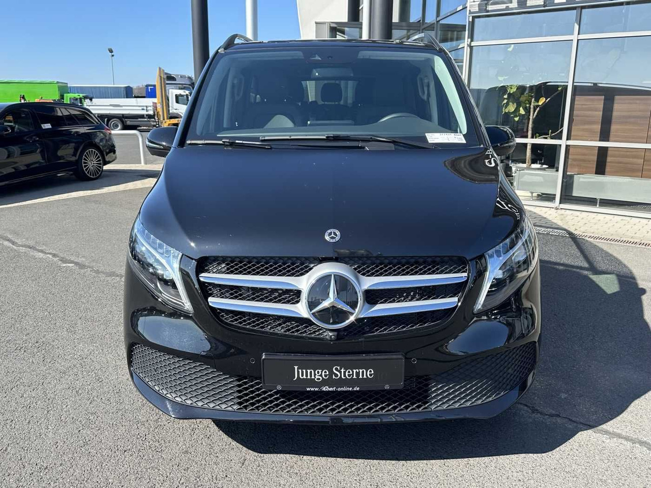 Mercedes-Benz V 300 d AVA ED 4MATIC AHK2,5to Standheiz 360Kam - Passenger van: picture 2 Mercedes-Benz V 300 d AVA ED 4MATIC AHK2,5to Standheiz 360Kam - Passenger van: picture 2