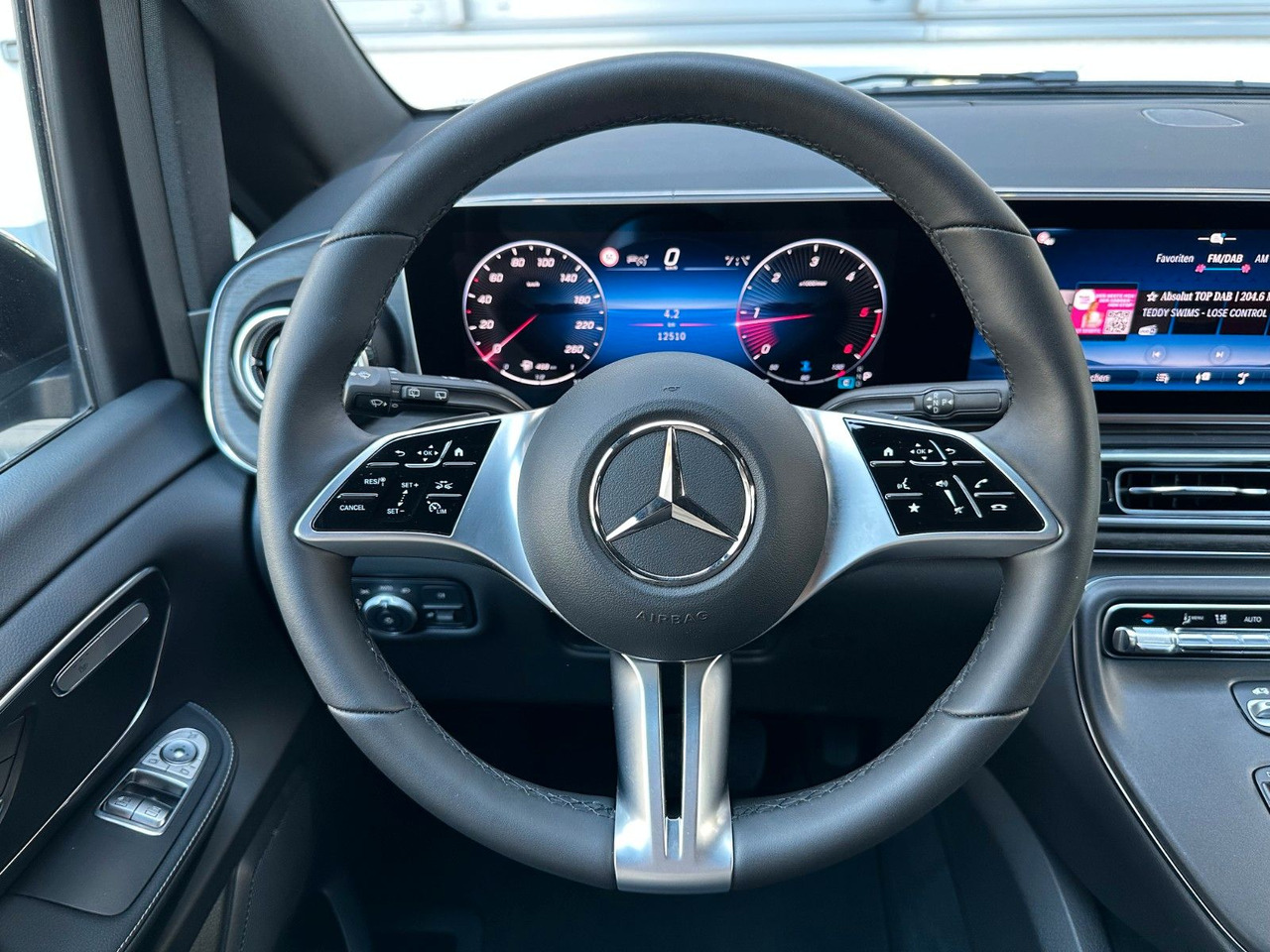 Station wagon Mercedes-Benz V 300 d AVANTGARDE Extralang 360Kamera Standheiz: picture 13