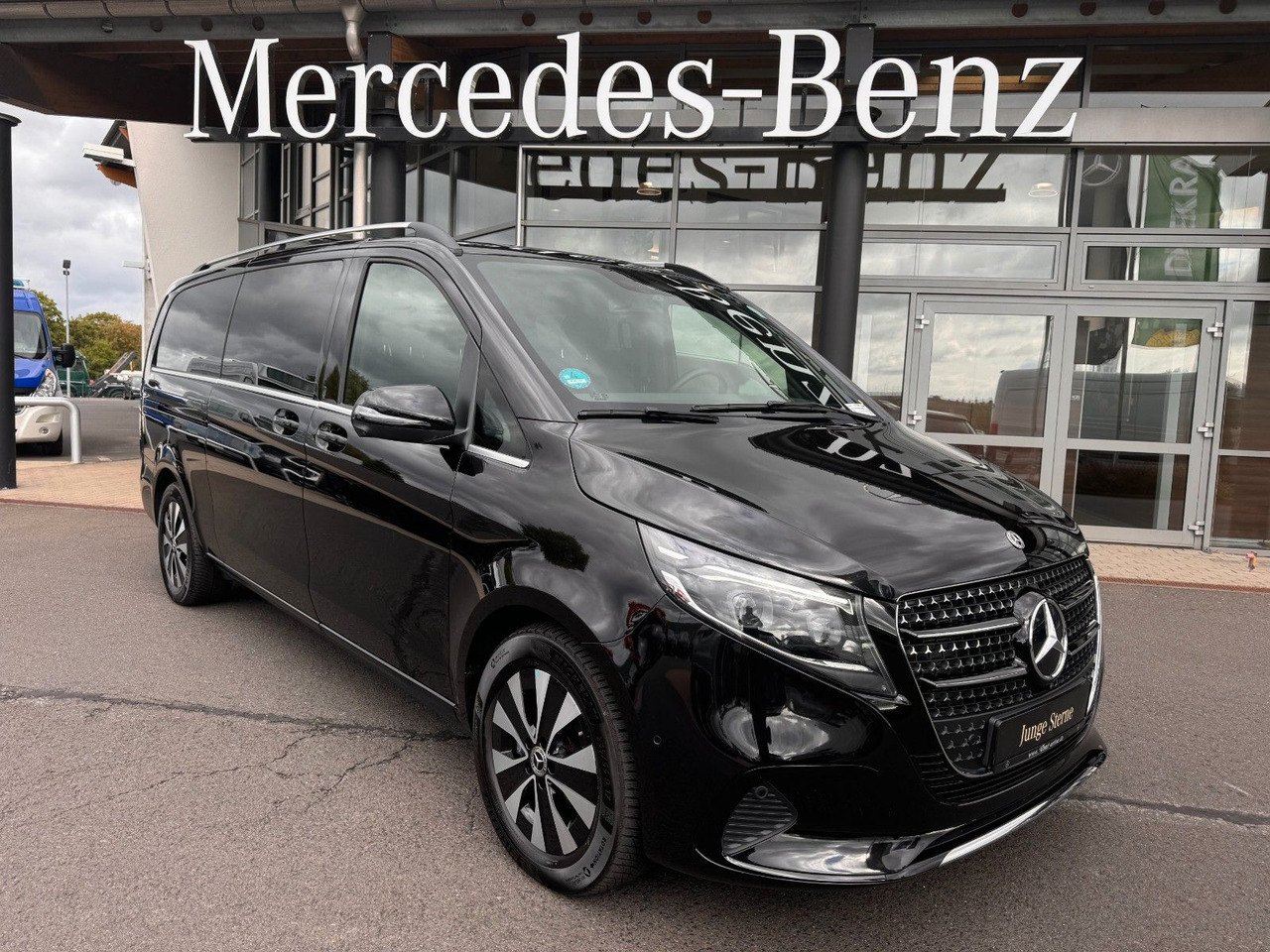 Mercedes-Benz V 300 d AVANTGARDE Extralang 360Kamera Standheiz - Station wagon: picture 1 Mercedes-Benz V 300 d AVANTGARDE Extralang 360Kamera Standheiz - Station wagon: picture 1