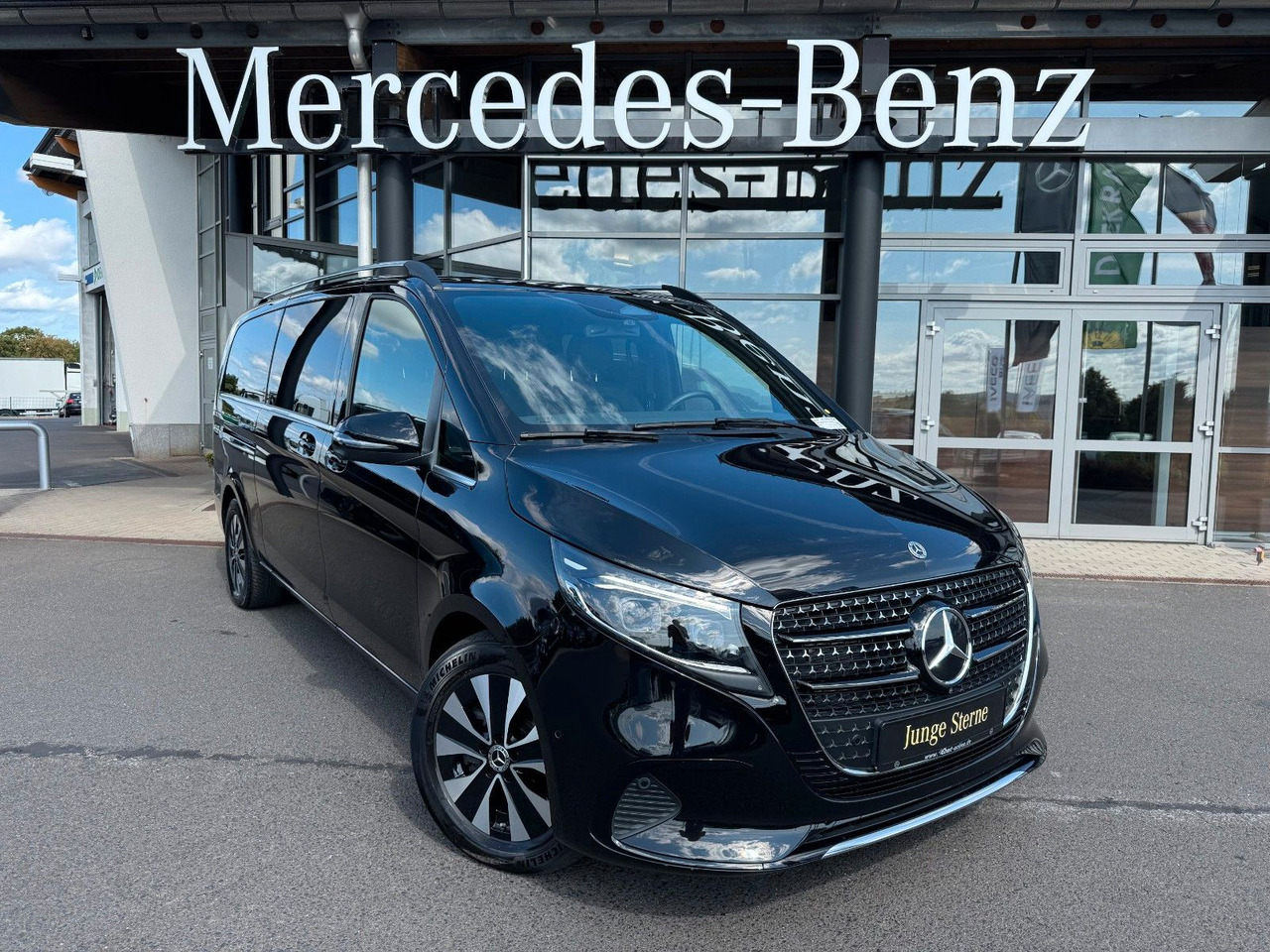 Mercedes-Benz V 300 d AVANTGARDE Extralang 360Kamera Standheiz - Station wagon: picture 1 Mercedes-Benz V 300 d AVANTGARDE Extralang 360Kamera Standheiz - Station wagon: picture 1