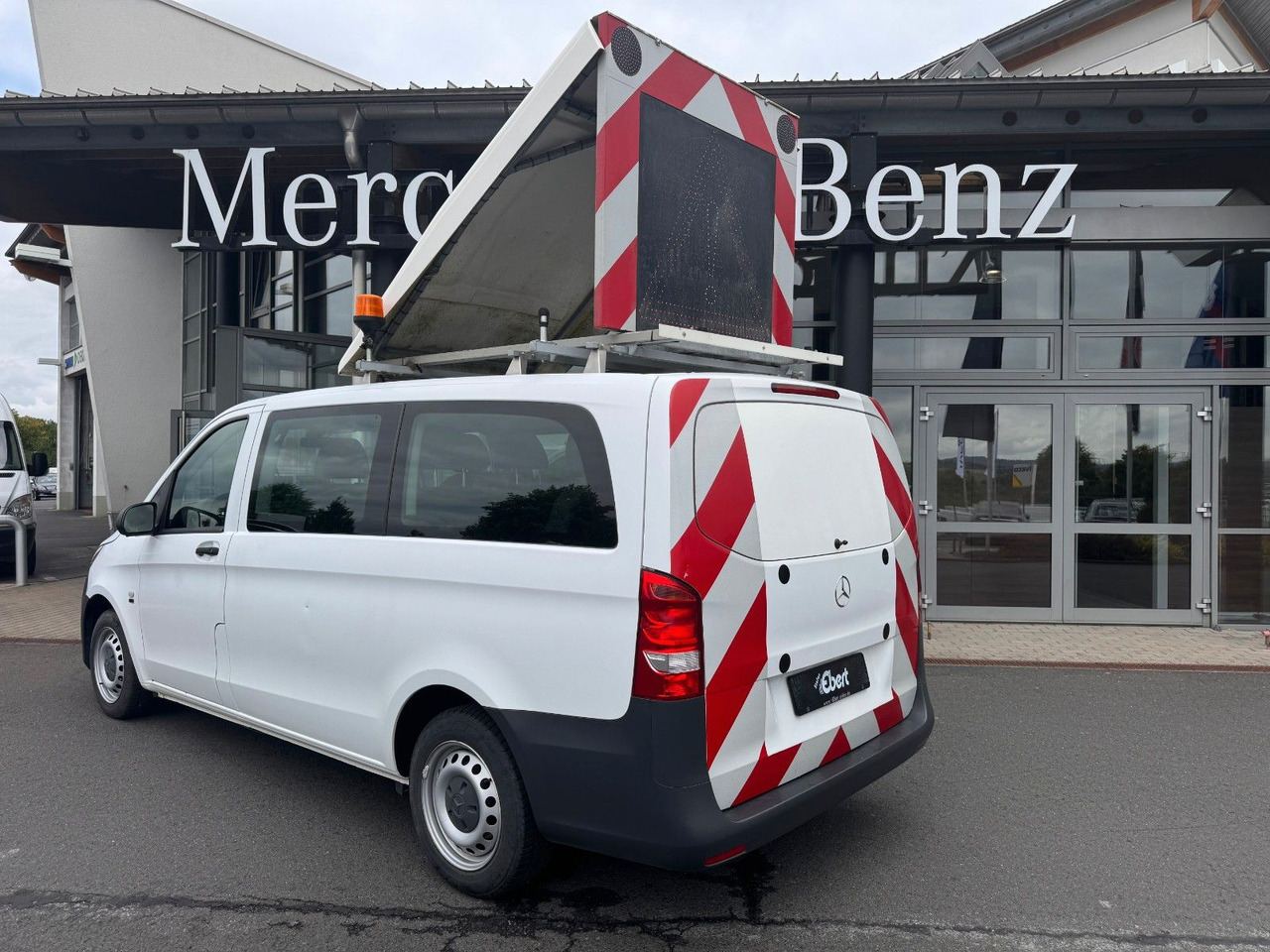 Mercedes-Benz Vito 111 CDI Tourer Begleitfahrzeug BF3+ / WVZ - Passenger van: picture 1 Mercedes-Benz Vito 111 CDI Tourer Begleitfahrzeug BF3+ / WVZ - Passenger van: picture 1