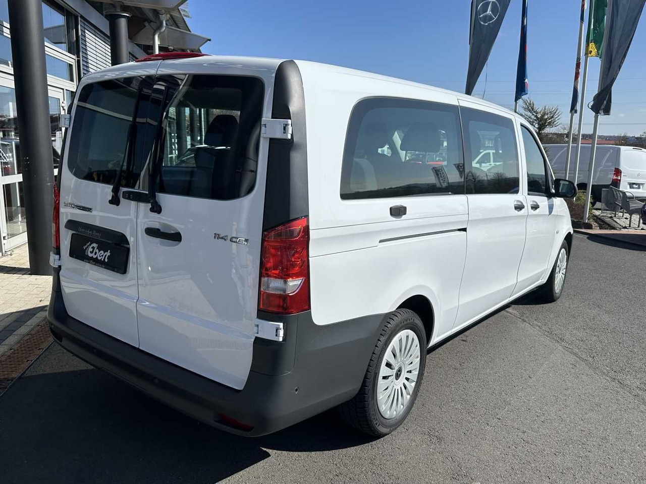 Mercedes-Benz Vito 114 CDI Tourer 8Sitze Klima Audio40 Kamera - Car: picture 4 Mercedes-Benz Vito 114 CDI Tourer 8Sitze Klima Audio40 Kamera - Car: picture 4