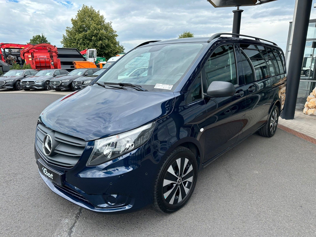 Mercedes-Benz Vito 116 CDI Tourer Pro Liege-Paket Panoramadach - Passenger van: picture 3 Mercedes-Benz Vito 116 CDI Tourer Pro Liege-Paket Panoramadach - Passenger van: picture 3