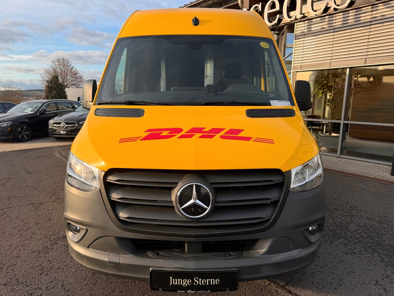 Mercedes-Benz eSprinter 312 DHL Regal KEP-Ausbau - Panel van, Electric van: picture 2 Mercedes-Benz eSprinter 312 DHL Regal KEP-Ausbau - Panel van, Electric van: picture 2