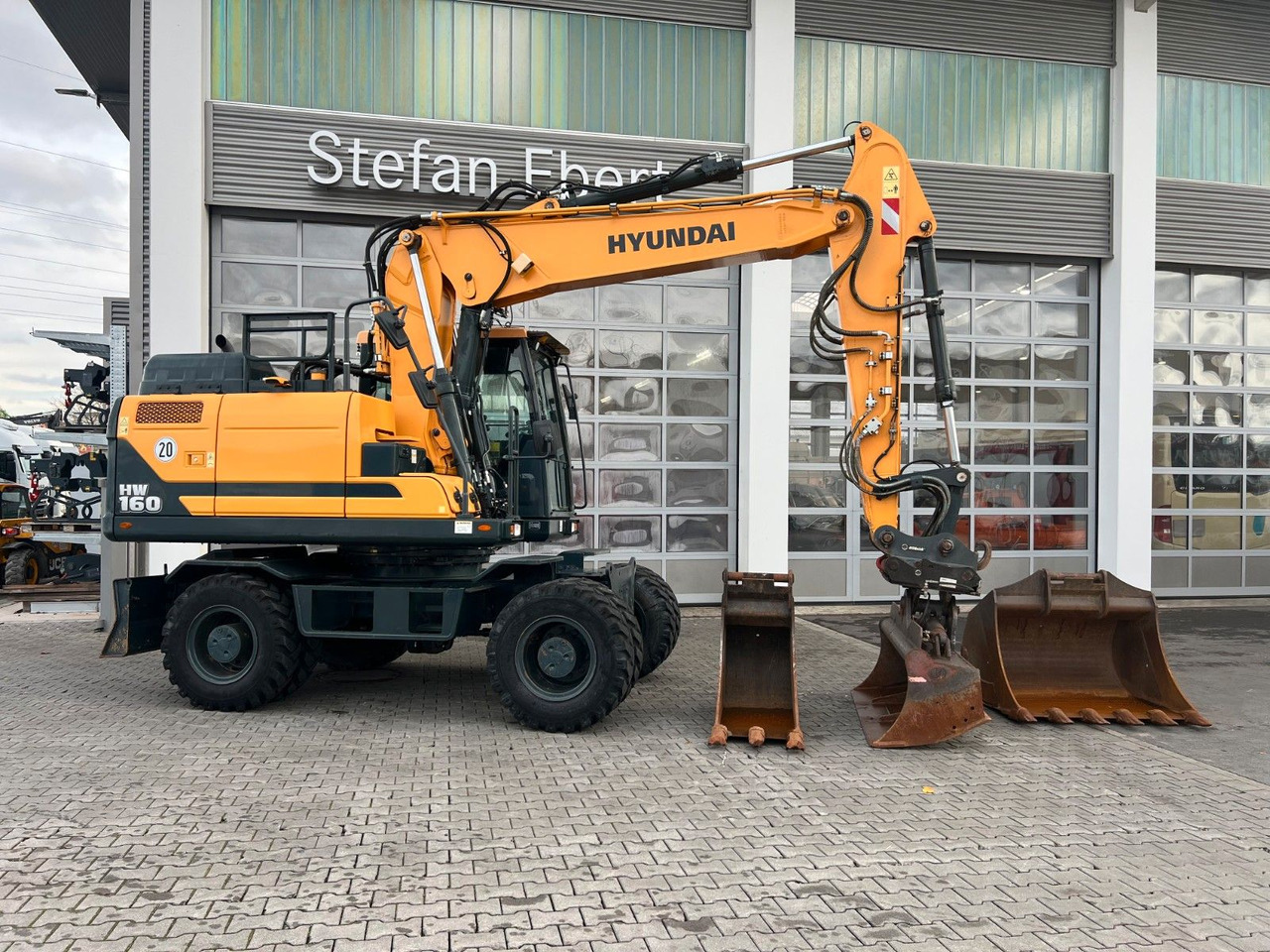 Hyundai HW 160 / OQ 65 / nur 714h! / Löffelpaket - Other machinery: picture 1 Hyundai HW 160 / OQ 65 / nur 714h! / Löffelpaket - Other machinery: picture 1