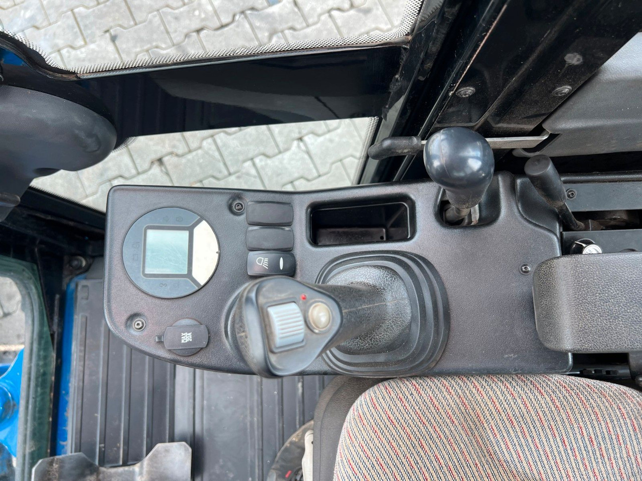 Mini excavator Terex TC16 / 2017 / 1.769h / Löffelpaket / Powertilt: picture 17 Mini excavator Terex TC16 / 2017 / 1.769h / Löffelpaket / Powertilt: picture 17