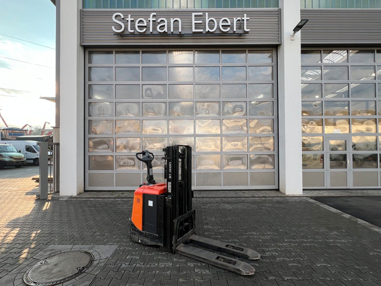 Toyota SPE 125 L / nur 382h ! / Hochhubwagen /  3.350mm - Stacker: picture 1 Toyota SPE 125 L / nur 382h ! / Hochhubwagen /  3.350mm - Stacker: picture 1