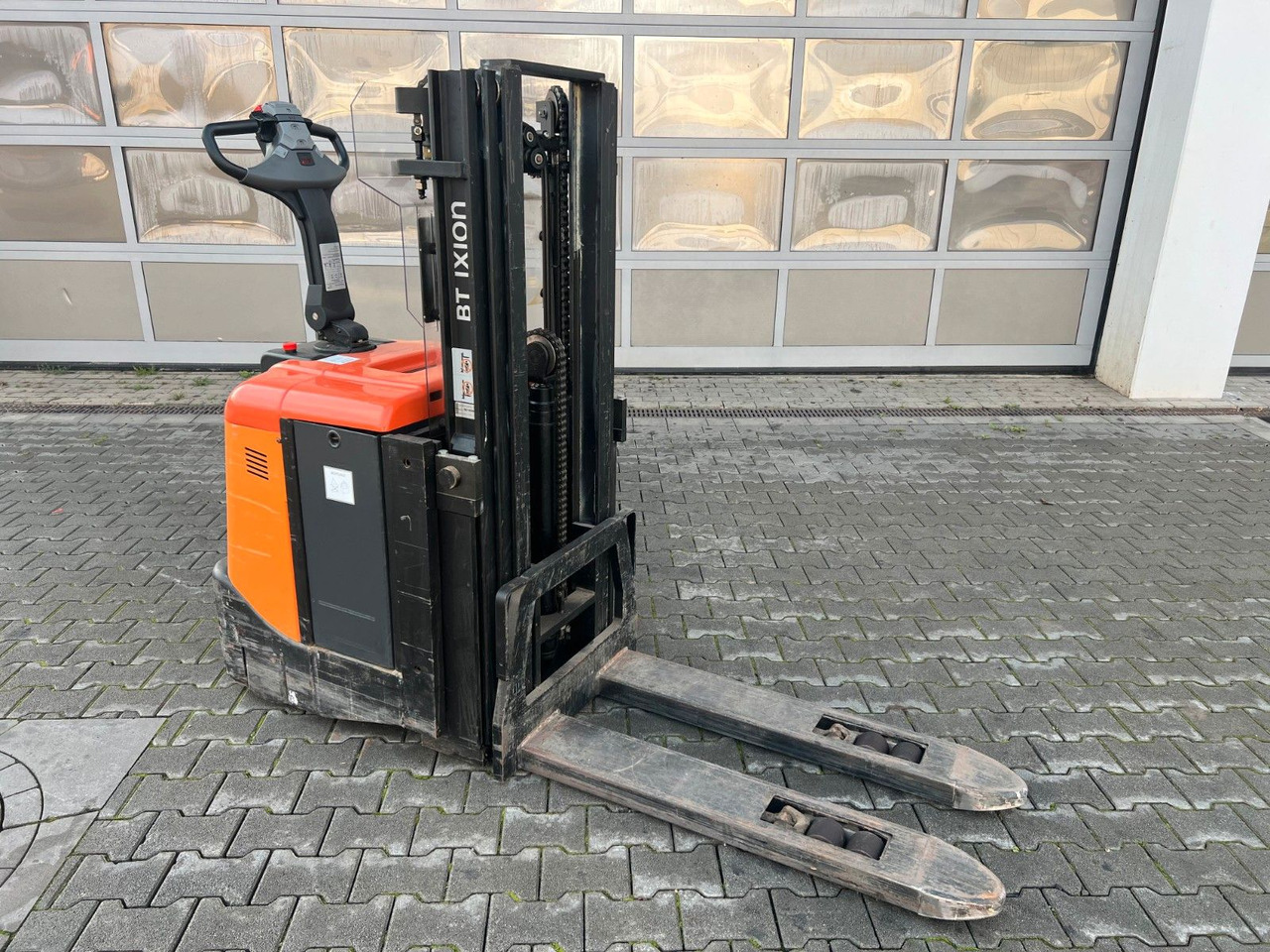 Toyota SPE 125 L / nur 382h ! / Hochhubwagen /  3.350mm - Stacker: picture 2 Toyota SPE 125 L / nur 382h ! / Hochhubwagen /  3.350mm - Stacker: picture 2