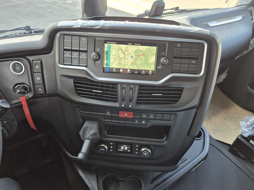 Leasing of Iveco AS440X49T/P ON 4x4 HI-TRACTION Intarder 2x Bett  Iveco AS440X49T/P ON 4x4 HI-TRACTION Intarder 2x Bett: picture 13