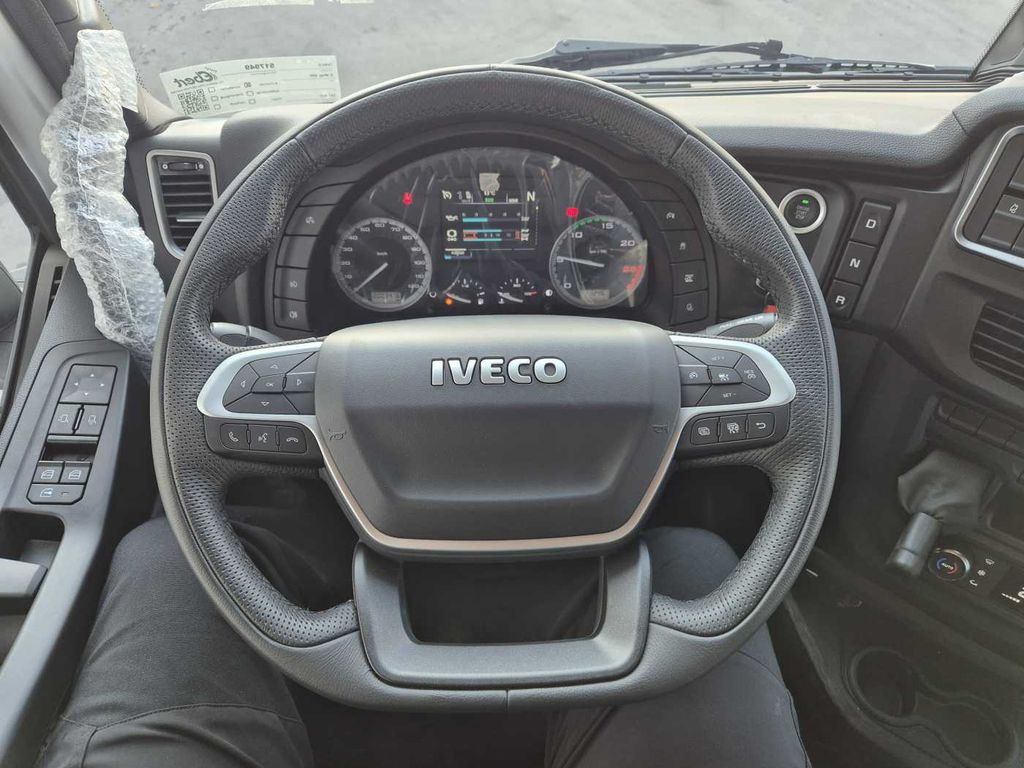 Leasing of Iveco AS440X49T/P ON 4x4 HI-TRACTION Intarder 2x Bett  Iveco AS440X49T/P ON 4x4 HI-TRACTION Intarder 2x Bett: picture 12