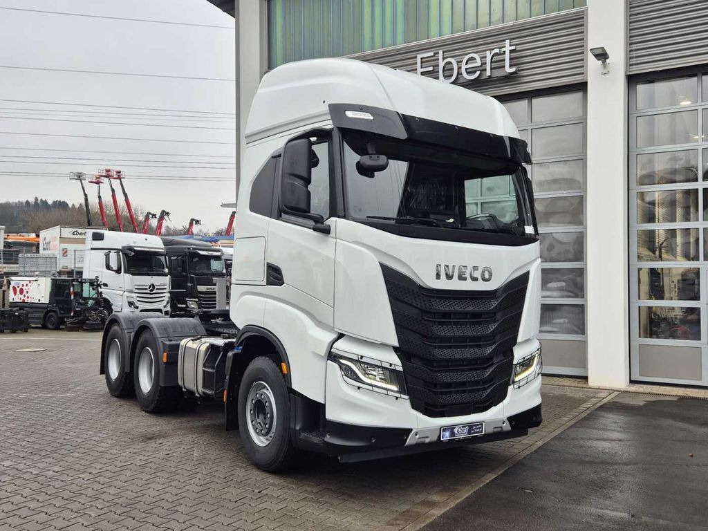Iveco X-Way AS440X57TZ/P ON+ 6x4 Intarder 2xBett Iveco X-Way AS440X57TZ/P ON+ 6x4 Intarder 2xBett - Tractor unit: picture 2 Iveco X-Way AS440X57TZ/P ON+ 6x4 Intarder 2xBett Iveco X-Way AS440X57TZ/P ON+ 6x4 Intarder 2xBett - Tractor unit: picture 2