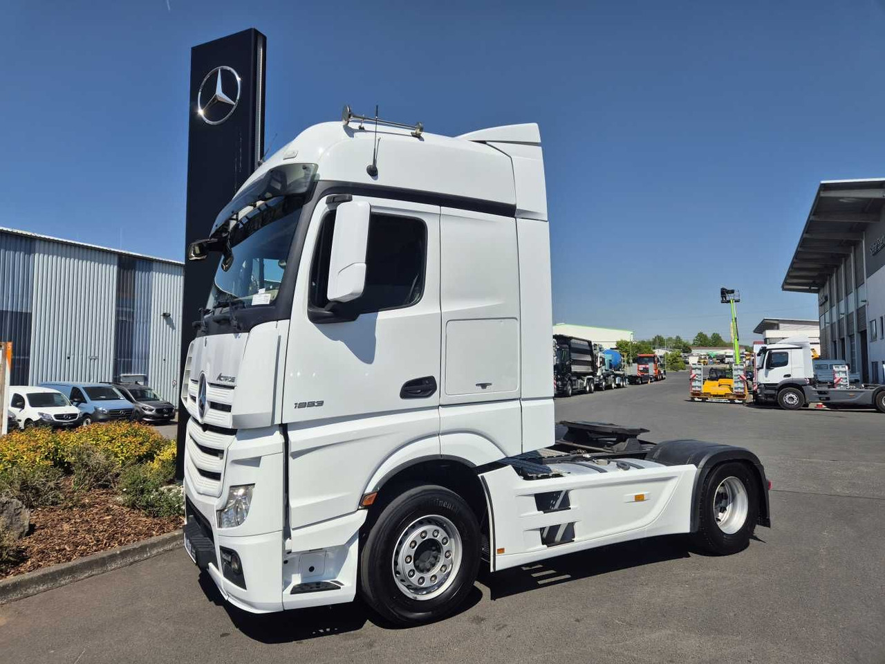 Mercedes-Benz Actros 1853 LS BigSpace Retarder Standklima HPEB - Tractor unit: picture 4 Mercedes-Benz Actros 1853 LS BigSpace Retarder Standklima HPEB - Tractor unit: picture 4