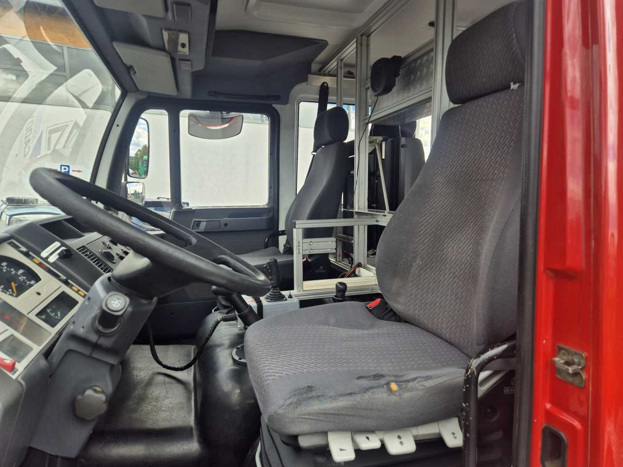 Truck MAN 14.224 4x4 TLF 16/29 Tanklöschfahrzeug Feuerwehr: picture 10 Truck MAN 14.224 4x4 TLF 16/29 Tanklöschfahrzeug Feuerwehr: picture 10