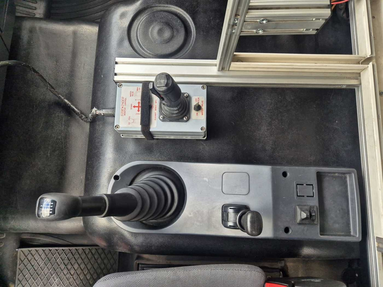 Truck MAN 14.224 4x4 TLF 16/29 Tanklöschfahrzeug Feuerwehr: picture 13 Truck MAN 14.224 4x4 TLF 16/29 Tanklöschfahrzeug Feuerwehr: picture 13