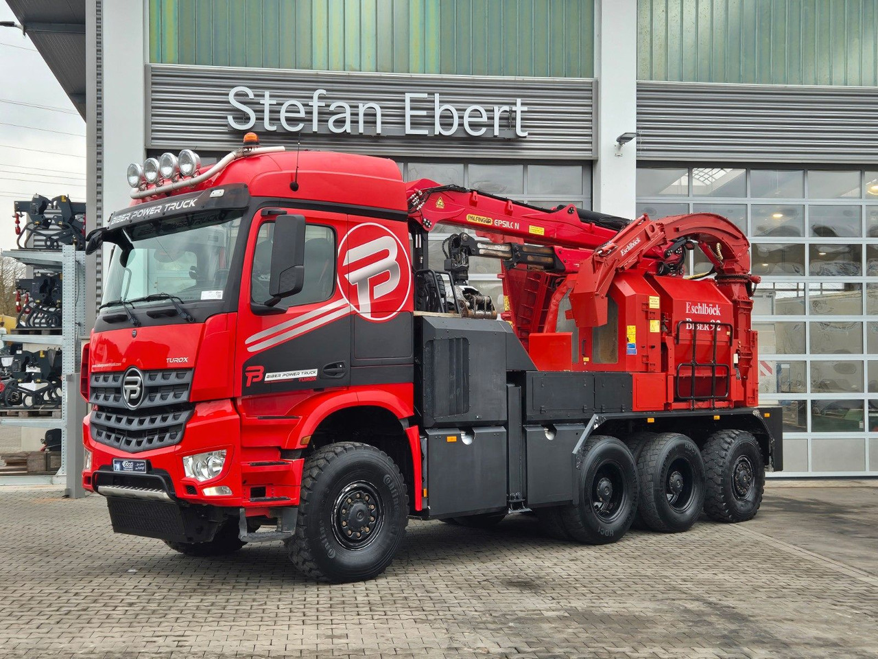 TUROX 8x8 Eschlböck Biber 92 Holzhacker / 1.512h - Truck, Crane truck: picture 1 TUROX 8x8 Eschlböck Biber 92 Holzhacker / 1.512h - Truck, Crane truck: picture 1