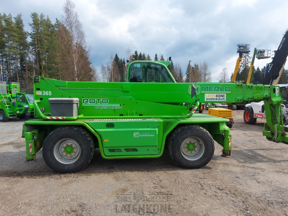 Telescopic handler Merlo ROTO 40.25MCSS with basket, remote, jib: picture 9