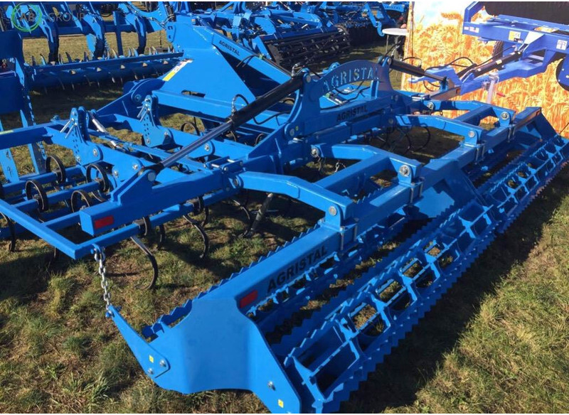 AGRISTAL Hydraulically folding seedbed cultivator/ - Cultivator: picture 3 AGRISTAL Hydraulically folding seedbed cultivator/ - Cultivator: picture 3