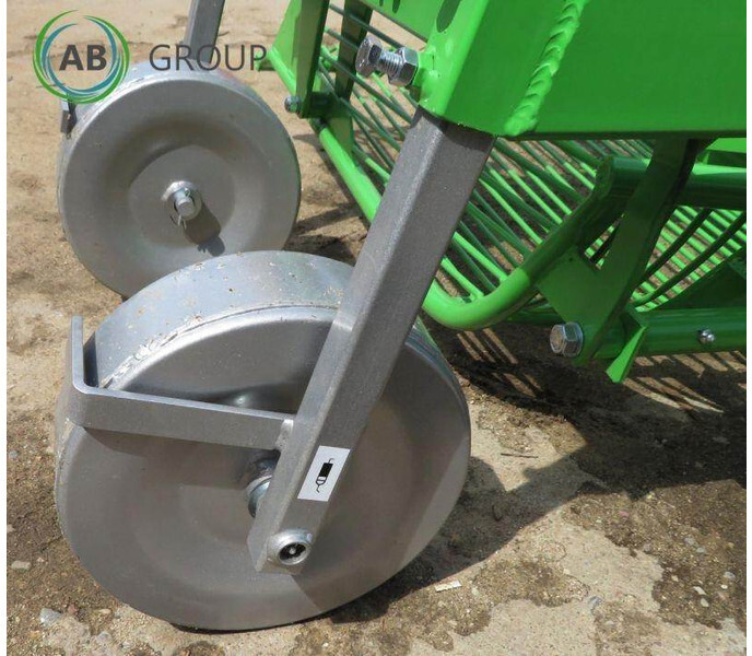 Bomet kopaczka wibracyjna z wyrzutem bocznym Ursa Z655 - - Potato harvester: picture 2 Bomet kopaczka wibracyjna z wyrzutem bocznym Ursa Z655 - - Potato harvester: picture 2