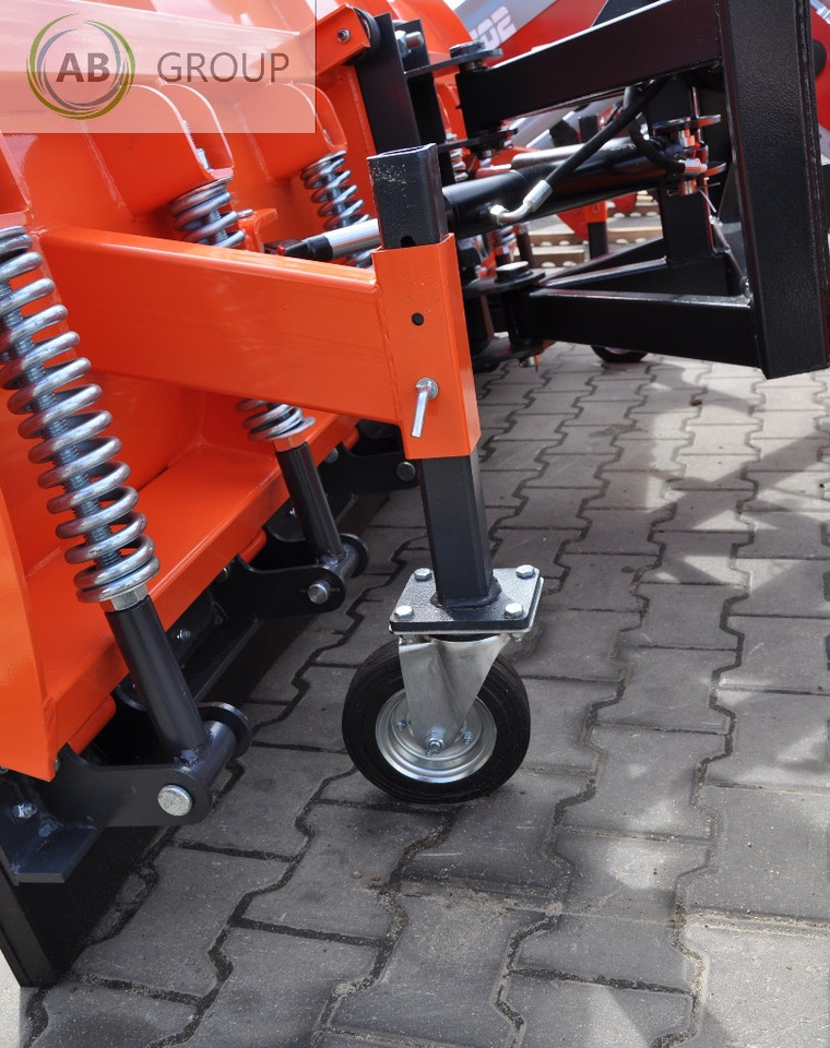 Metal-Technik snow plow 3.0 m category II - Snow plough for Agricultural machinery: picture 2 Metal-Technik snow plow 3.0 m category II - Snow plough for Agricultural machinery: picture 2