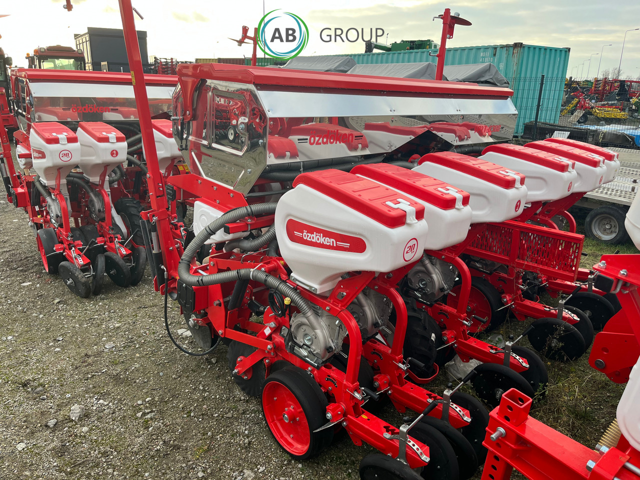 Siewnik do kukurydzy 6-rzędowy VPYT-D300 na ramie półteleskopowej z nawożeniem wgłębnym - Precision sowing machine: picture 3 Siewnik do kukurydzy 6-rzędowy VPYT-D300 na ramie półteleskopowej z nawożeniem wgłębnym - Precision sowing machine: picture 3