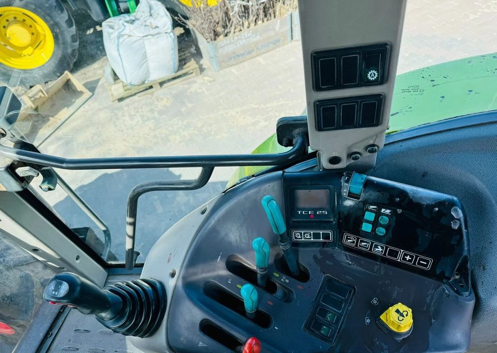 Farm tractor Claas Ares 836 RZ: picture 9