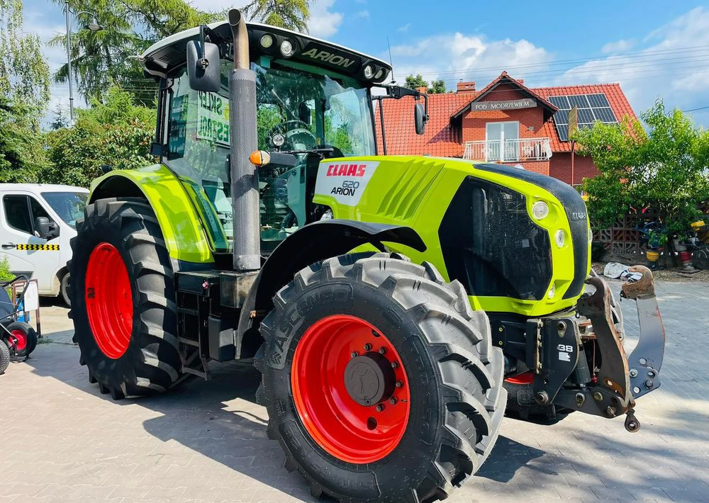 Claas Arion 620 - Farm tractor: picture 1 Claas Arion 620 - Farm tractor: picture 1