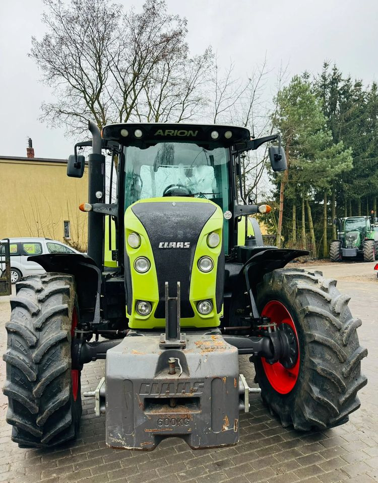 Farm tractor Claas Arion 620: picture 9