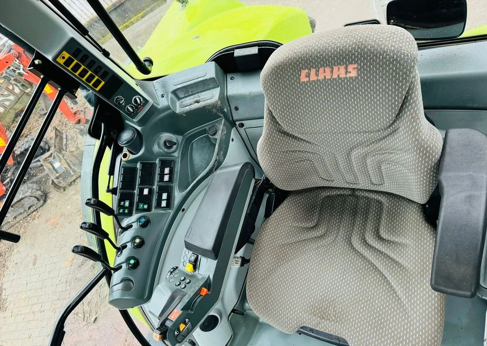 Farm tractor Claas Arion 620: picture 6