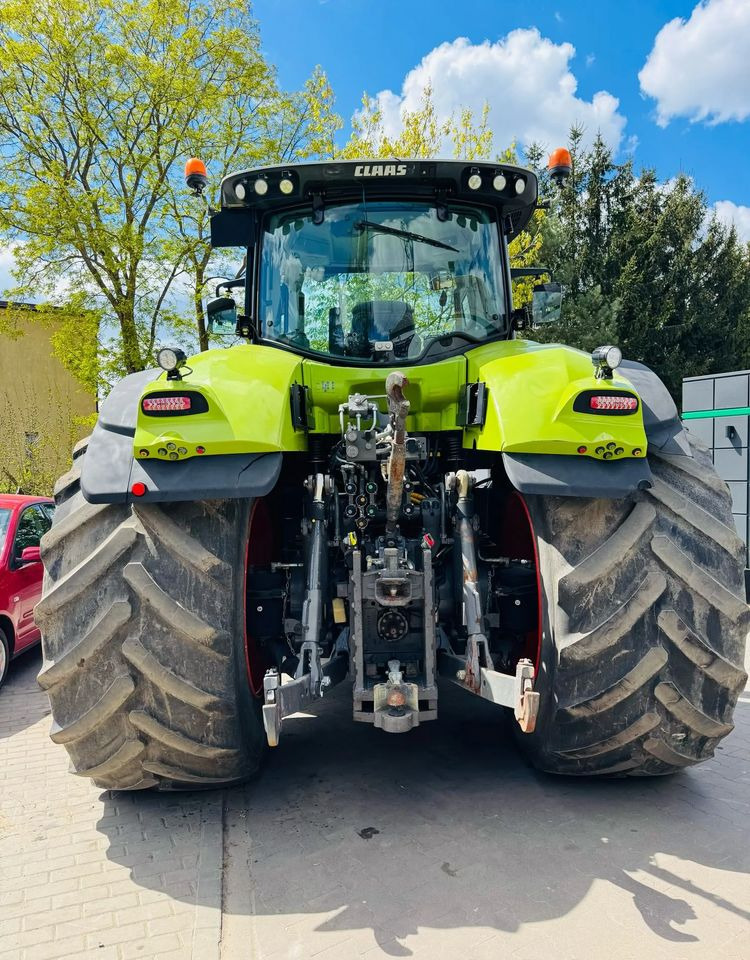Farm tractor Claas Axion 950 CMATIC: picture 12