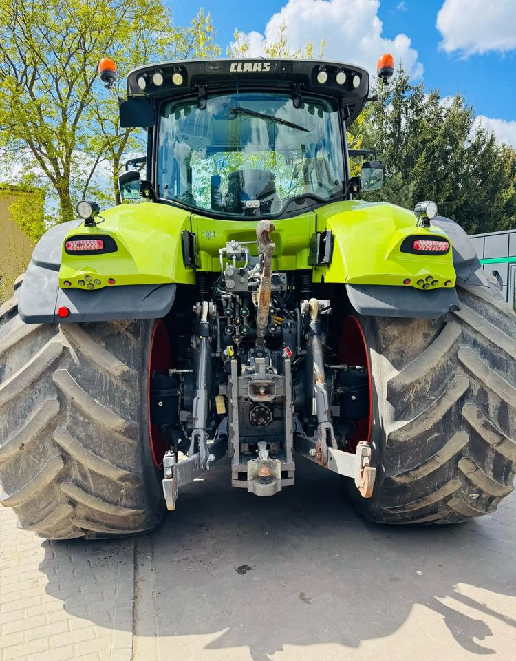 Farm tractor Claas Axion 950 CMATIC: picture 11