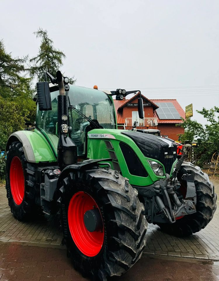 Fendt 724 VARIO PROFI - Farm tractor: picture 1 Fendt 724 VARIO PROFI - Farm tractor: picture 1
