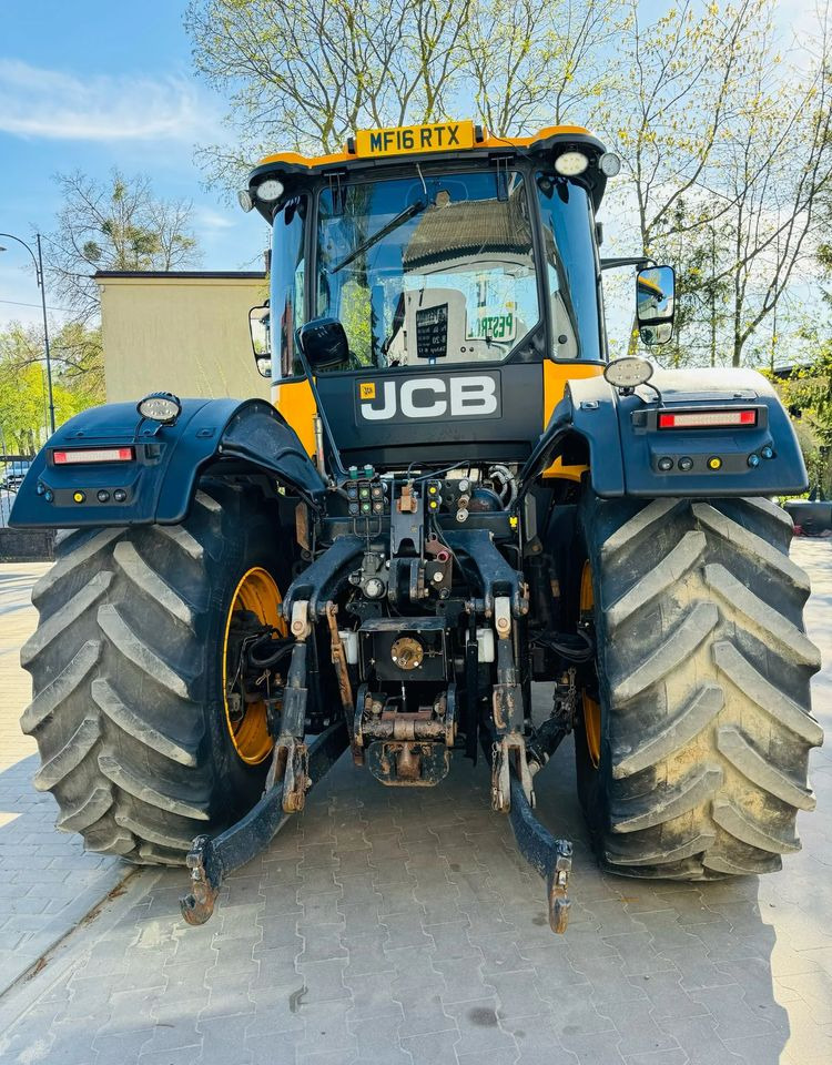 Farm tractor JCB 4220: picture 11