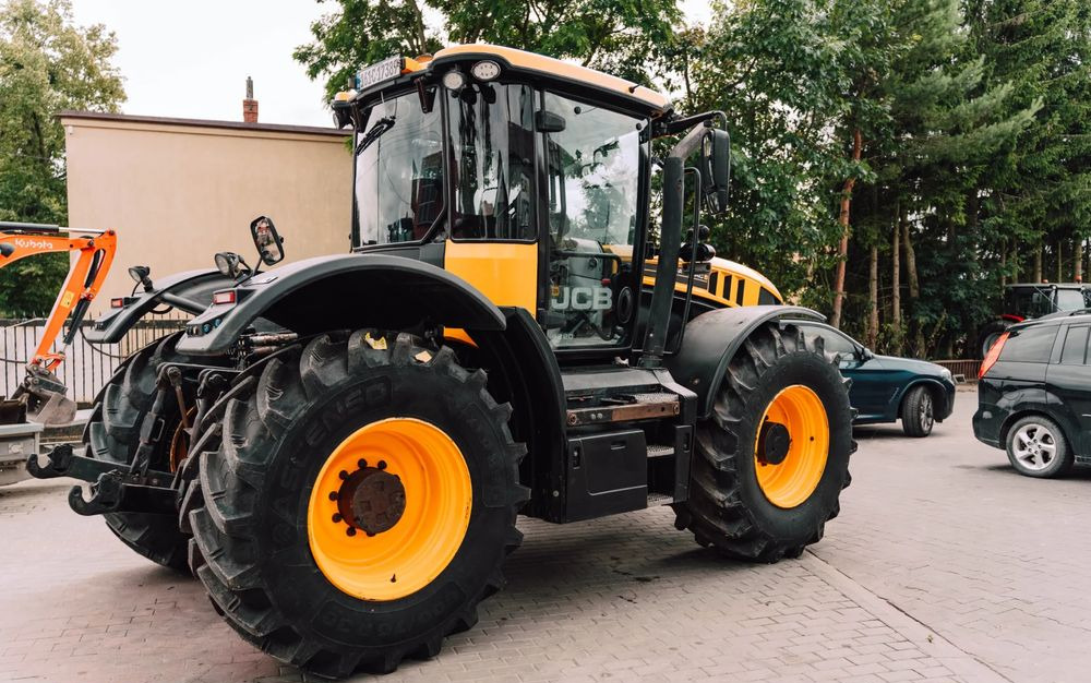 JCB Fastrac 4220 - Farm tractor: picture 4 JCB Fastrac 4220 - Farm tractor: picture 4