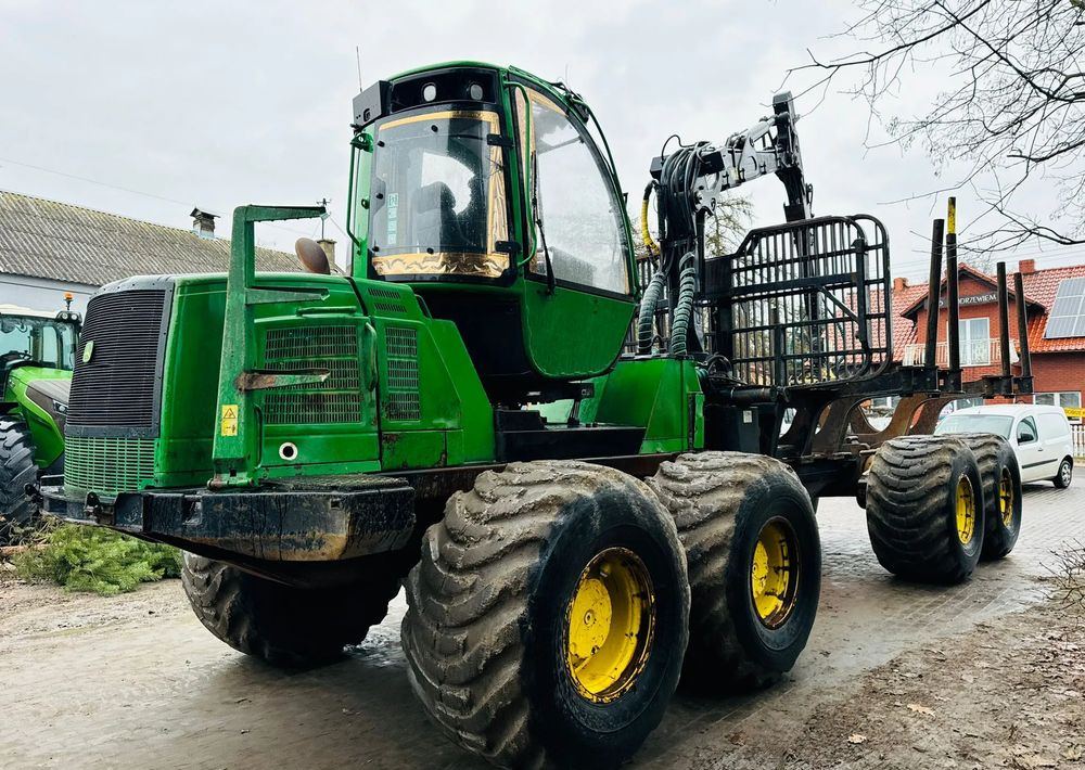 John Deere 1910E - Forwarder: picture 1 John Deere 1910E - Forwarder: picture 1
