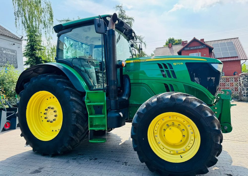 John Deere 6170R - Farm tractor: picture 2 John Deere 6170R - Farm tractor: picture 2