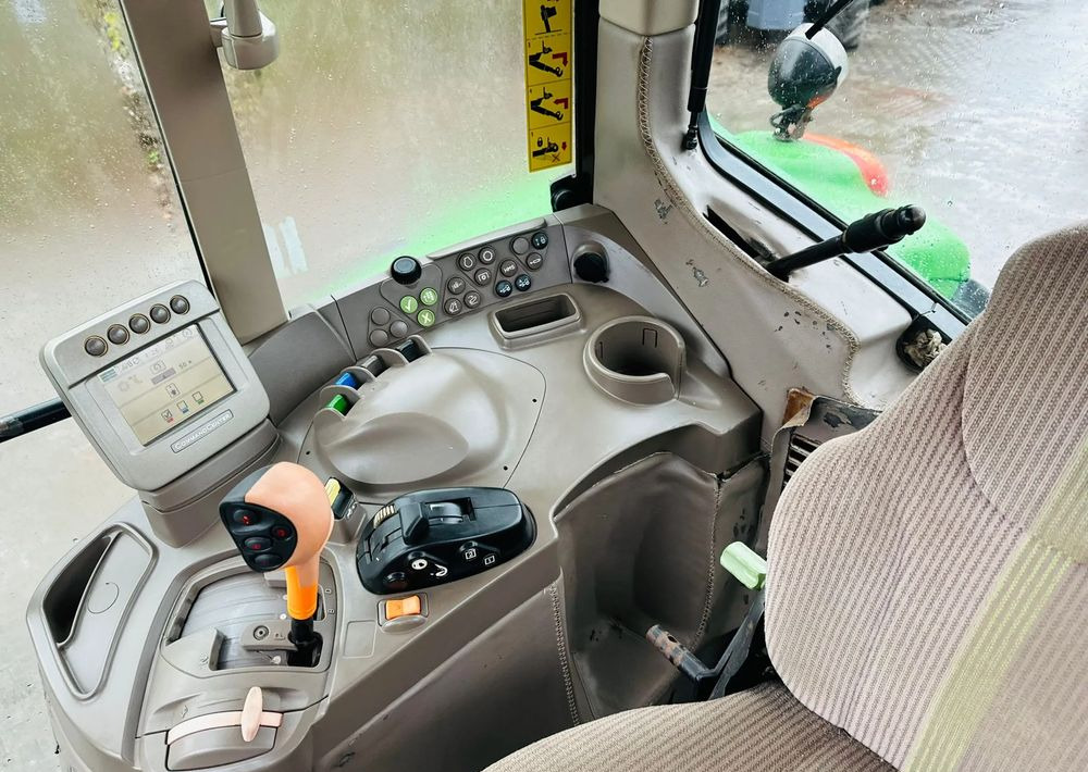 Farm tractor John Deere 7530 PREMIUM: picture 10 Farm tractor John Deere 7530 PREMIUM: picture 10