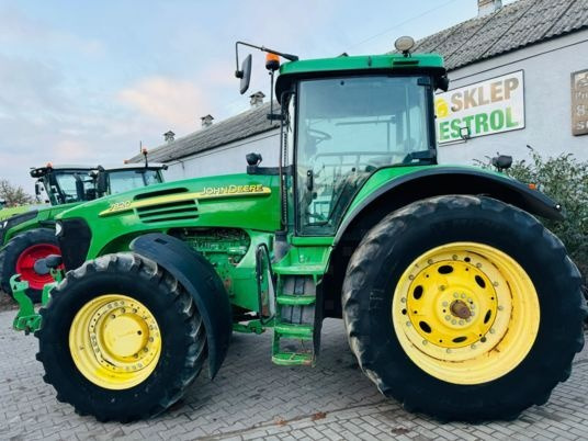 John Deere 7820 - Farm tractor: picture 2 John Deere 7820 - Farm tractor: picture 2
