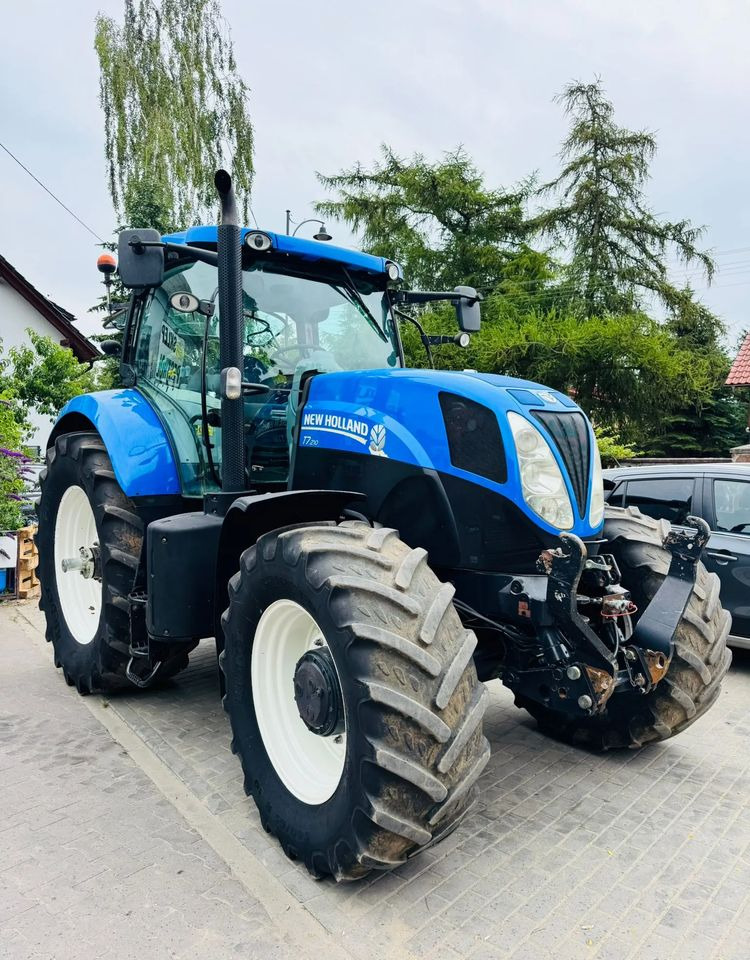 New Holland T7.210 - Farm tractor: picture 5 New Holland T7.210 - Farm tractor: picture 5
