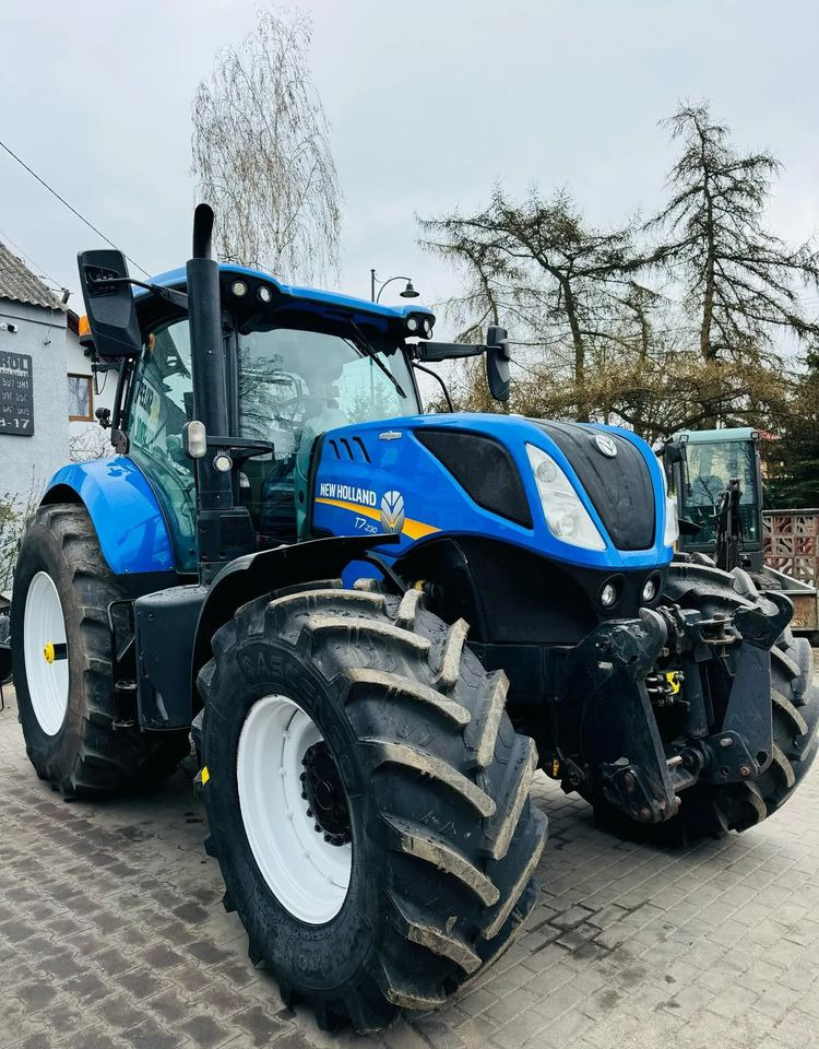 New Holland T7.230 AUTOCOMMAND - Farm tractor: picture 2 New Holland T7.230 AUTOCOMMAND - Farm tractor: picture 2