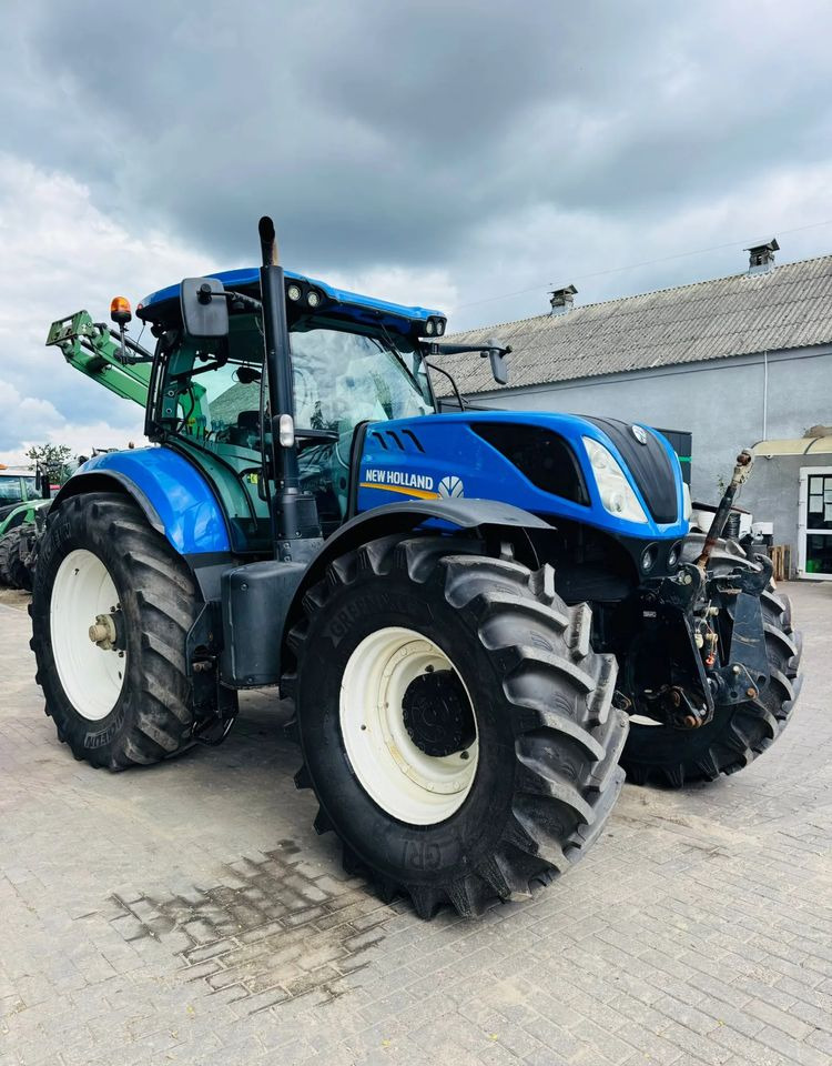 New Holland T7.230 - Farm tractor: picture 4 New Holland T7.230 - Farm tractor: picture 4