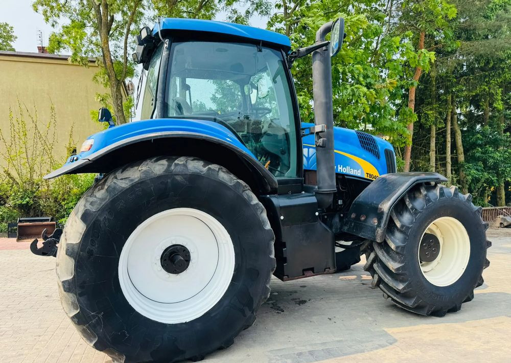 New Holland T8040 - Farm tractor: picture 2 New Holland T8040 - Farm tractor: picture 2