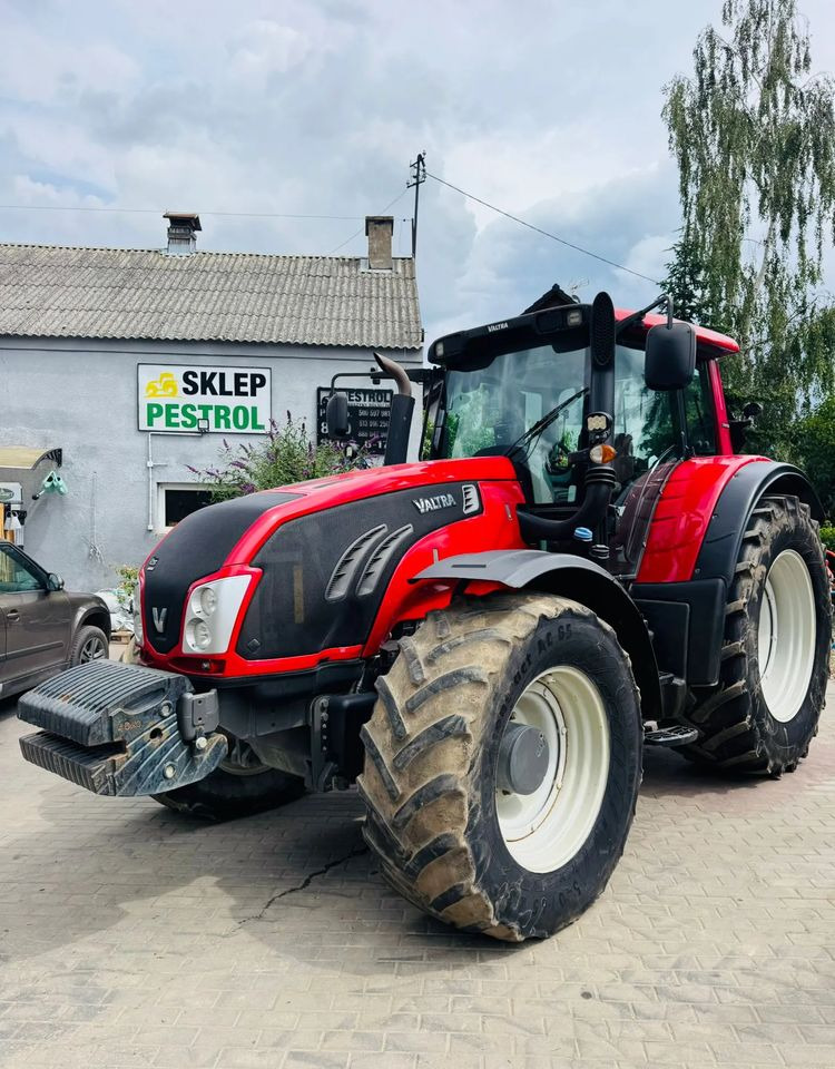 Valtra T213 Versu Unlimited - Farm tractor: picture 1 Valtra T213 Versu Unlimited - Farm tractor: picture 1