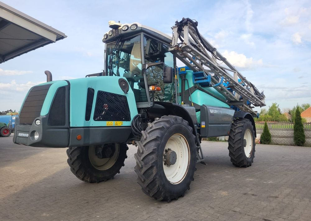 Berthoud Raptor 4240 - Sprayer: picture 1 Berthoud Raptor 4240 - Sprayer: picture 1
