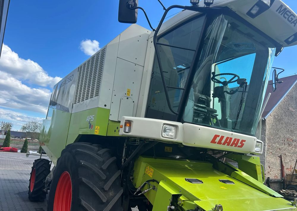 Claas Mega 360 - Combine harvester: picture 5 Claas Mega 360 - Combine harvester: picture 5
