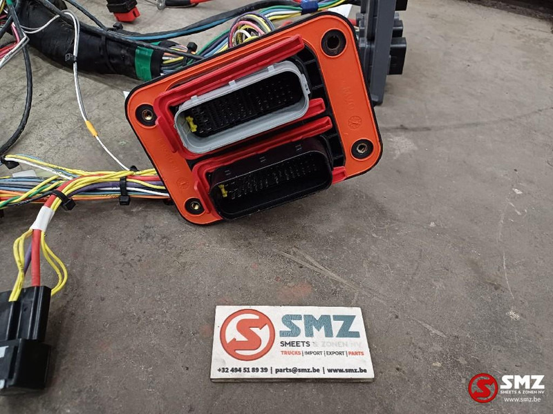 Caterpillar Cabin wire harness Caterpillar - Cables/ Wire harness for Truck: picture 4 Caterpillar Cabin wire harness Caterpillar - Cables/ Wire harness for Truck: picture 4