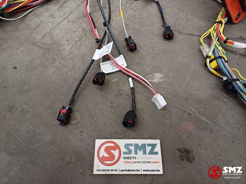 Caterpillar Cabin wire harness Caterpillar - Cables/ Wire harness for Truck: picture 3 Caterpillar Cabin wire harness Caterpillar - Cables/ Wire harness for Truck: picture 3