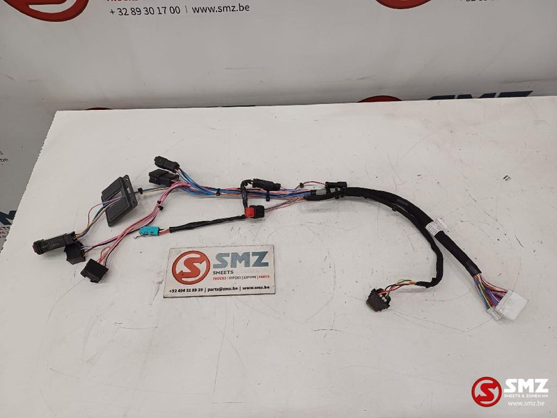 Caterpillar Wiring harness left hand console Caterpillar - Cables/ Wire harness for Truck: picture 1 Caterpillar Wiring harness left hand console Caterpillar - Cables/ Wire harness for Truck: picture 1